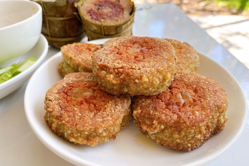 Hạn chế ăn bánh chưng ngày tết để tránh nổi mụn