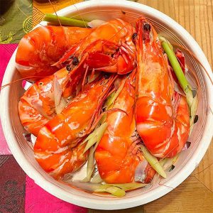 Tôm là một trong những thực phẩm kiêng ăn ngày Tết để tránh vận xui